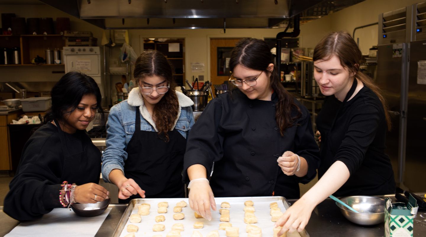 Casa Grande culinary arts students