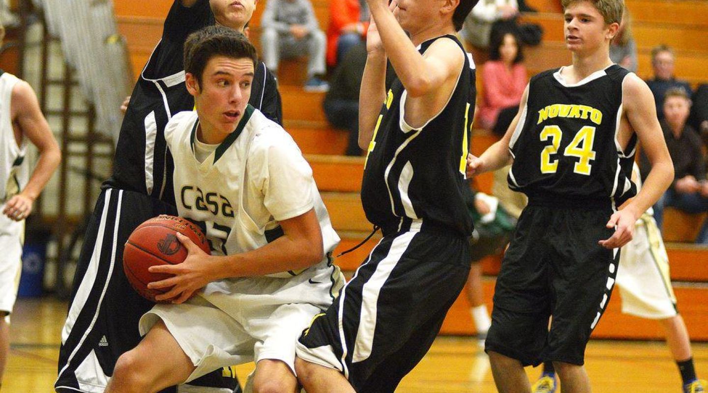 Casa basketball players mid-game